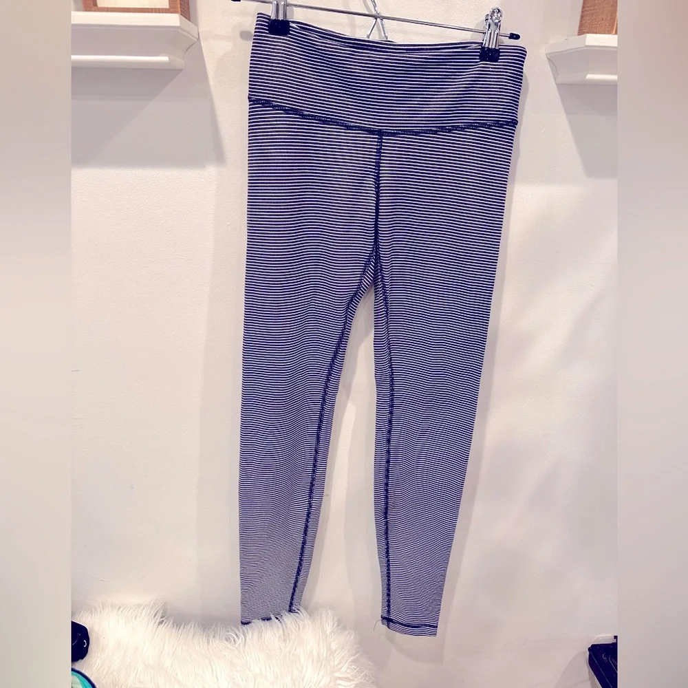 Lululemon Wunder Under Legging - Picture 6 of 15